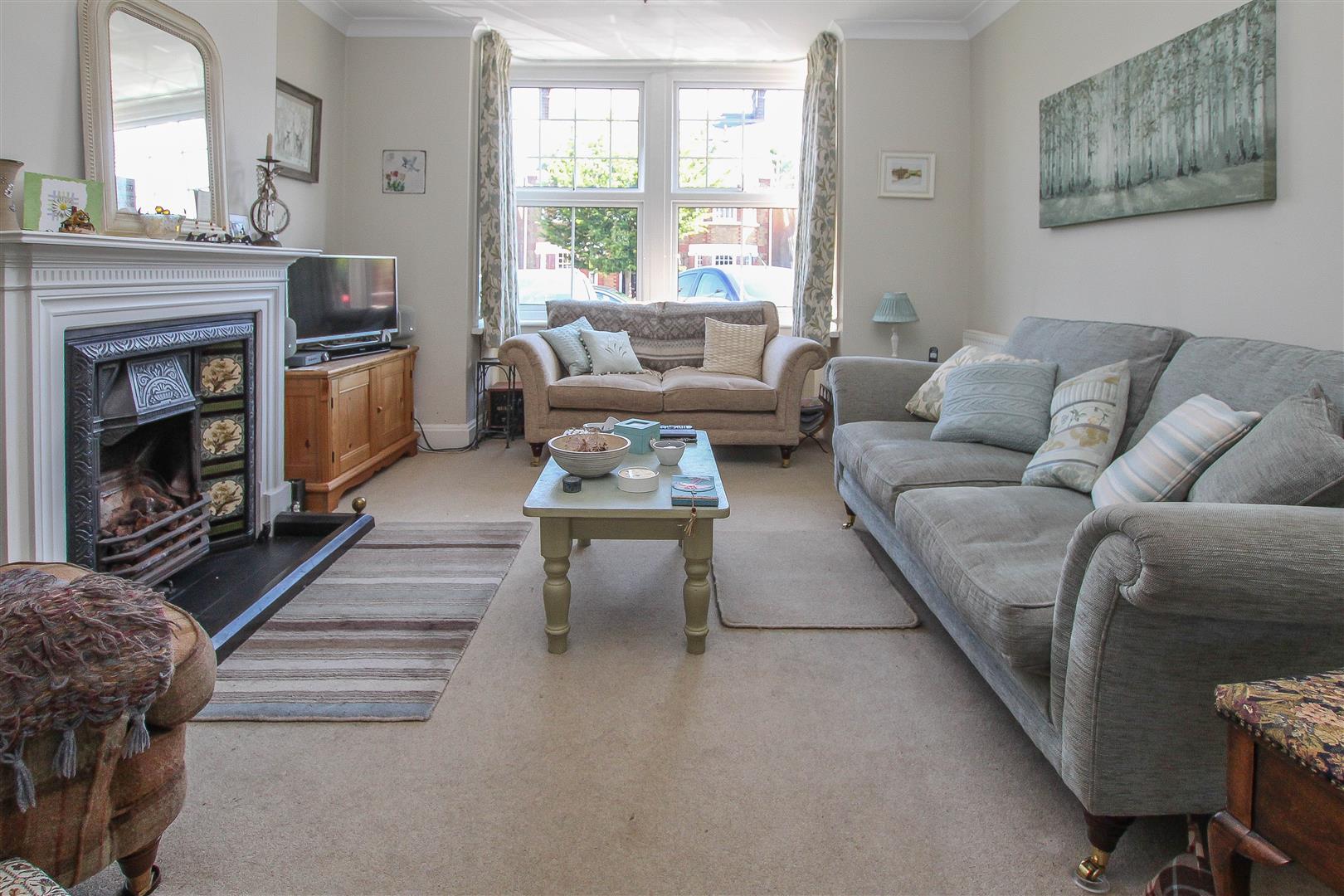 Robin Hood Road, Brentwood Keith Ashton